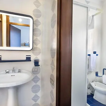Large Lakeside *