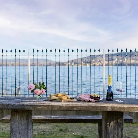 Villa Large Lakeside *