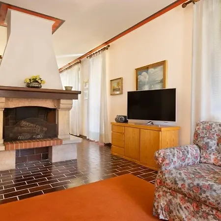 Large Lakeside Villa *