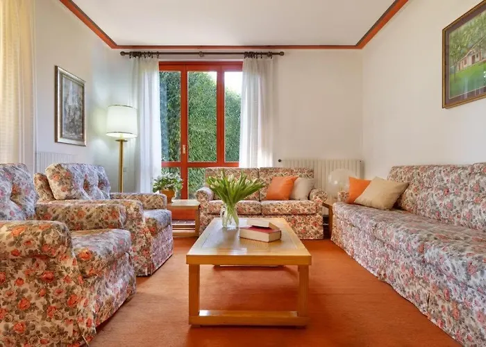 Large Lakeside *