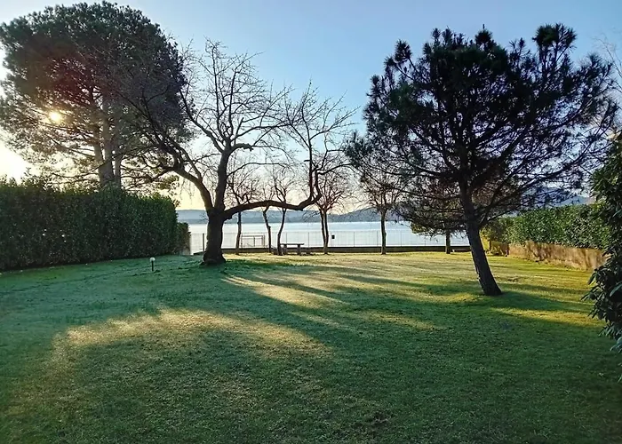 Large Lakeside Villa Lesa